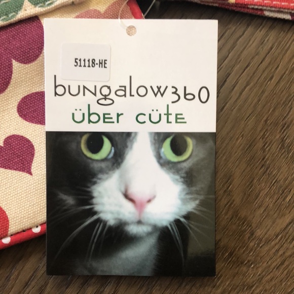 Bungalow 360 Women's Cotton Canvas Heart Wristlet - New with Tags - Picture 9 of 9